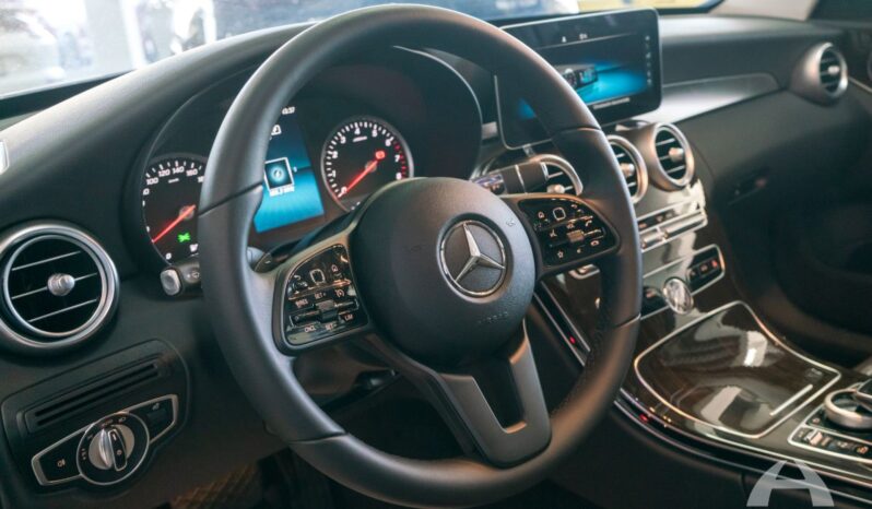 Nuevo 2019 Mercedes Benz Clase C lleno