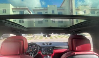 Nuevo 2019 Porshe Cayenne lleno