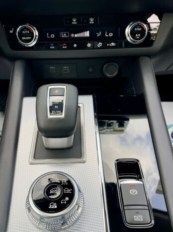 Nuevo 2022 Mitsubishi Outlander lleno